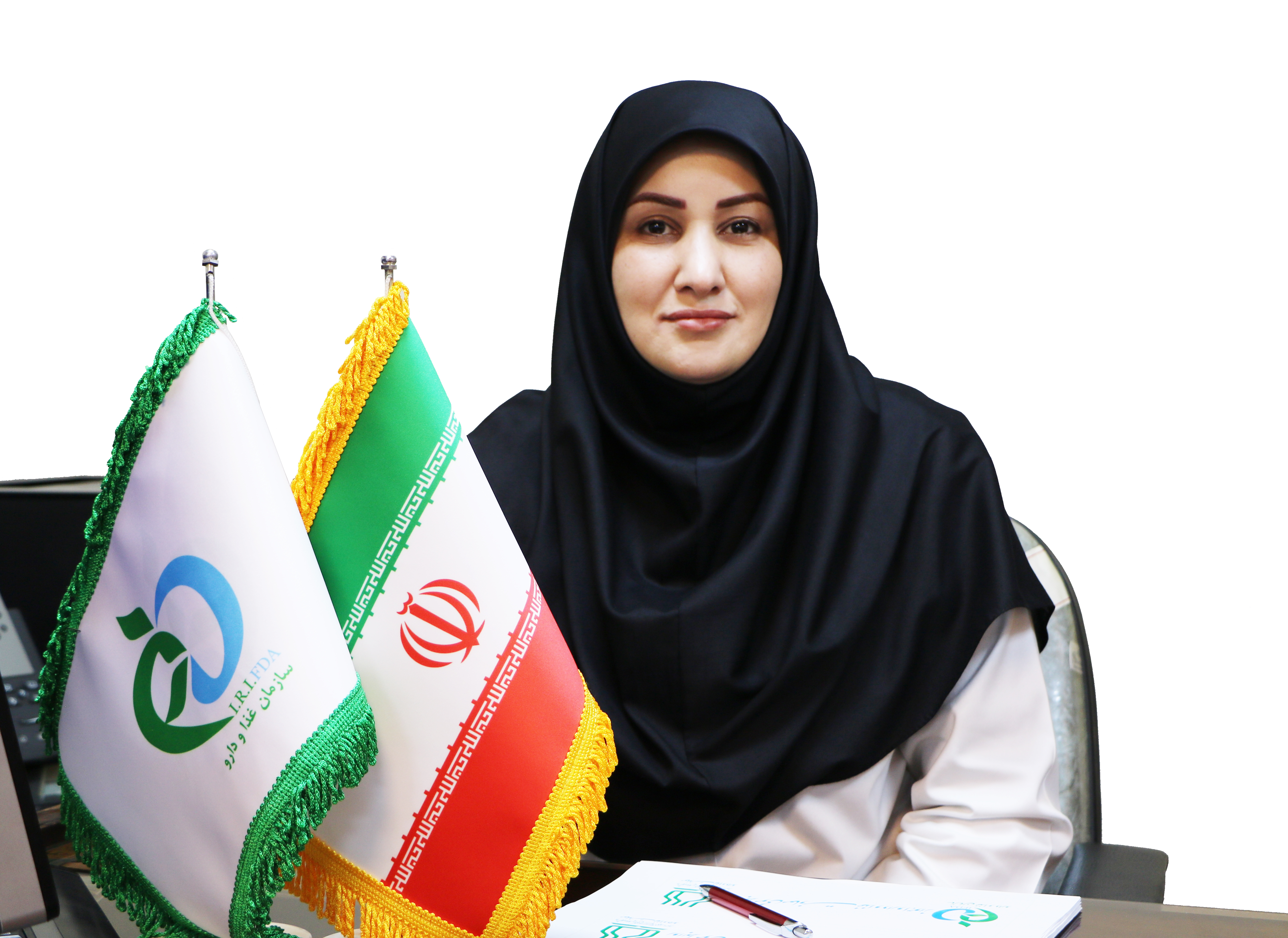 تصویر خانم دهان زاده مدیر آزمایشگاه کنترل کیفی